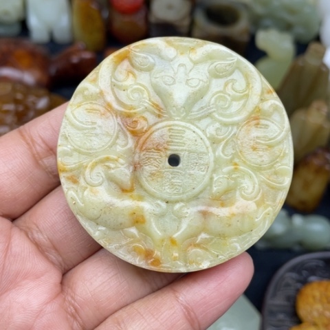 蛇纹石玉未镶嵌颈饰35