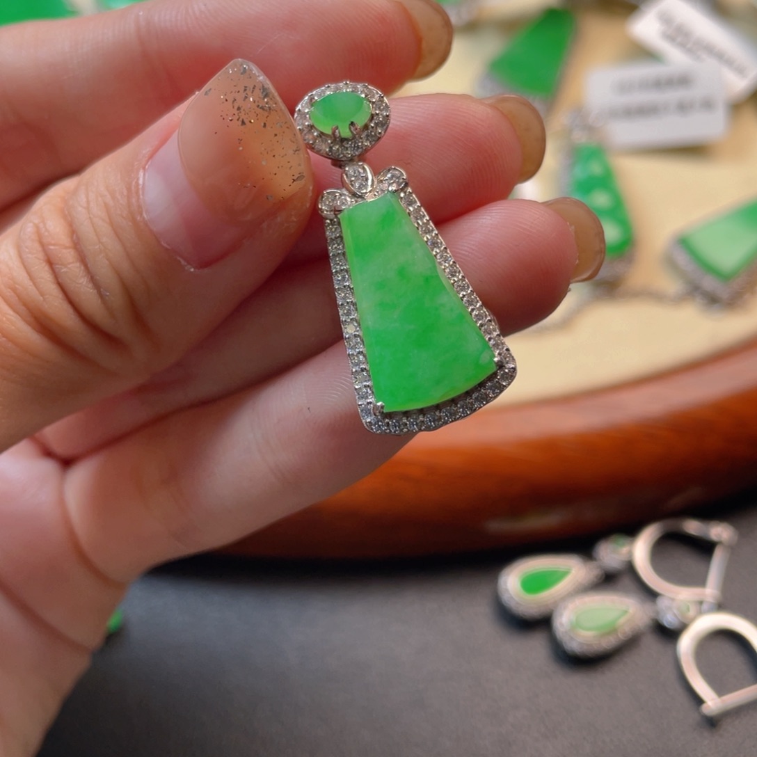 翡翠吊坠(不含链)银S925镶嵌