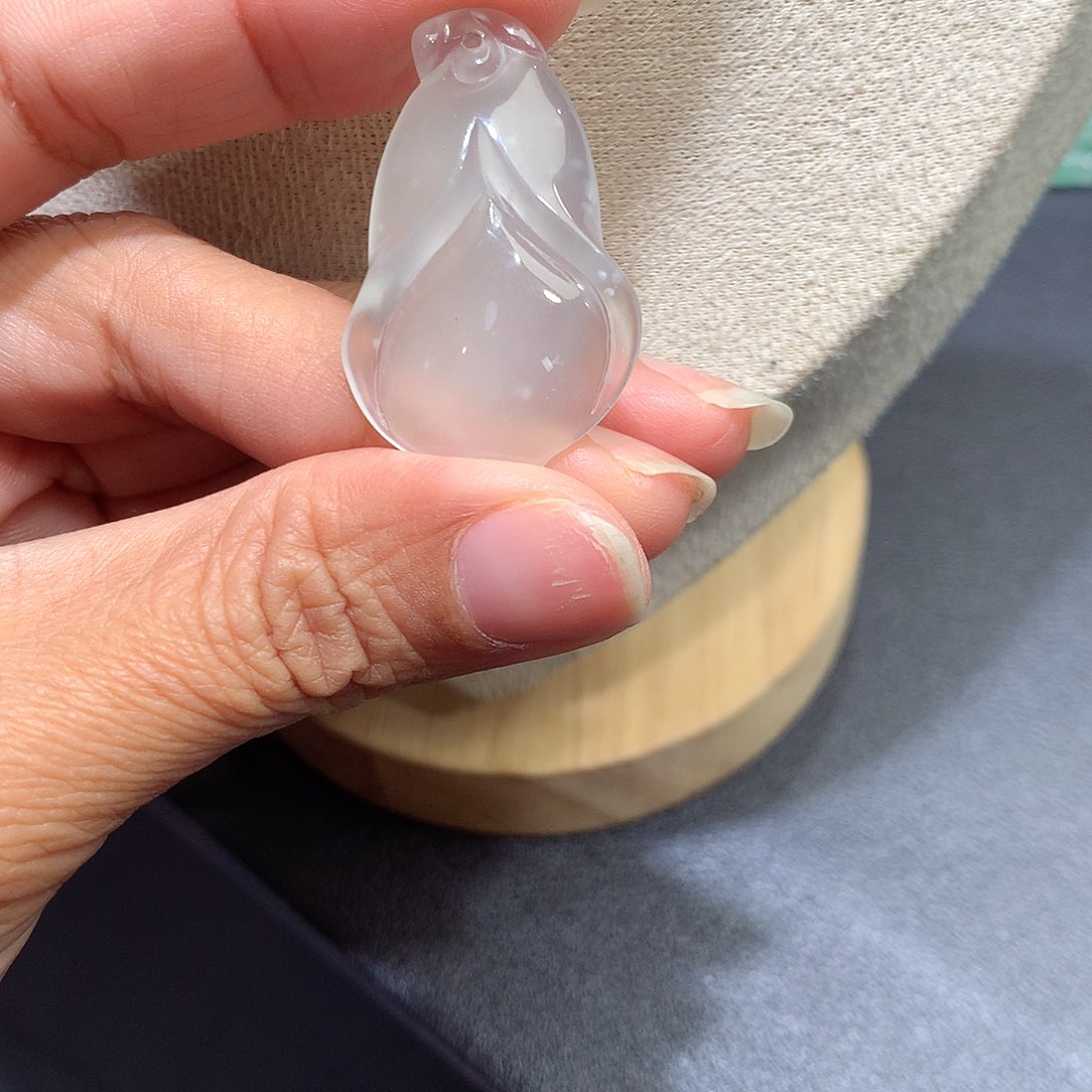 颈饰未镶嵌石英质玉（非洲翠）