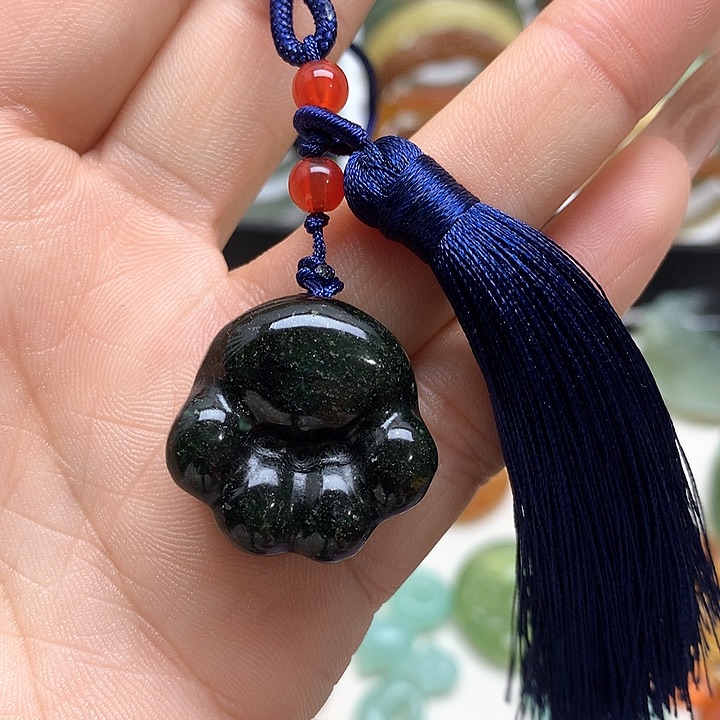 蛇纹石玉挂件未镶嵌