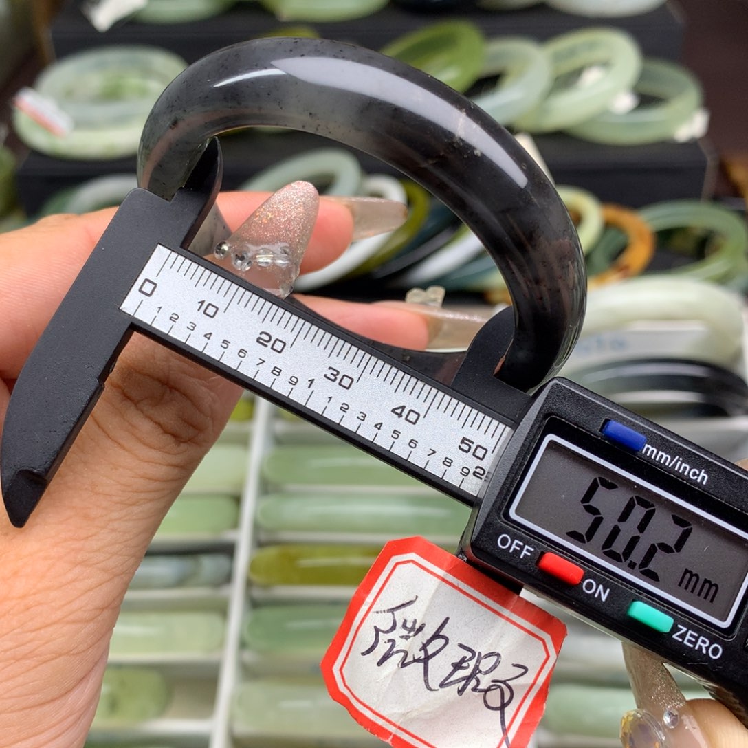 未镶嵌蛇纹石玉手镯672