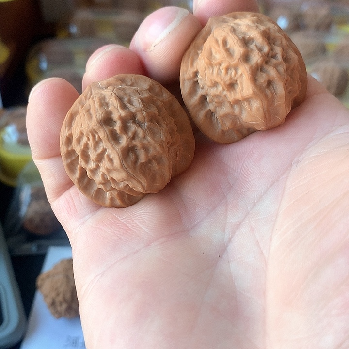 文玩核桃吊坠九*36瓷娃娃