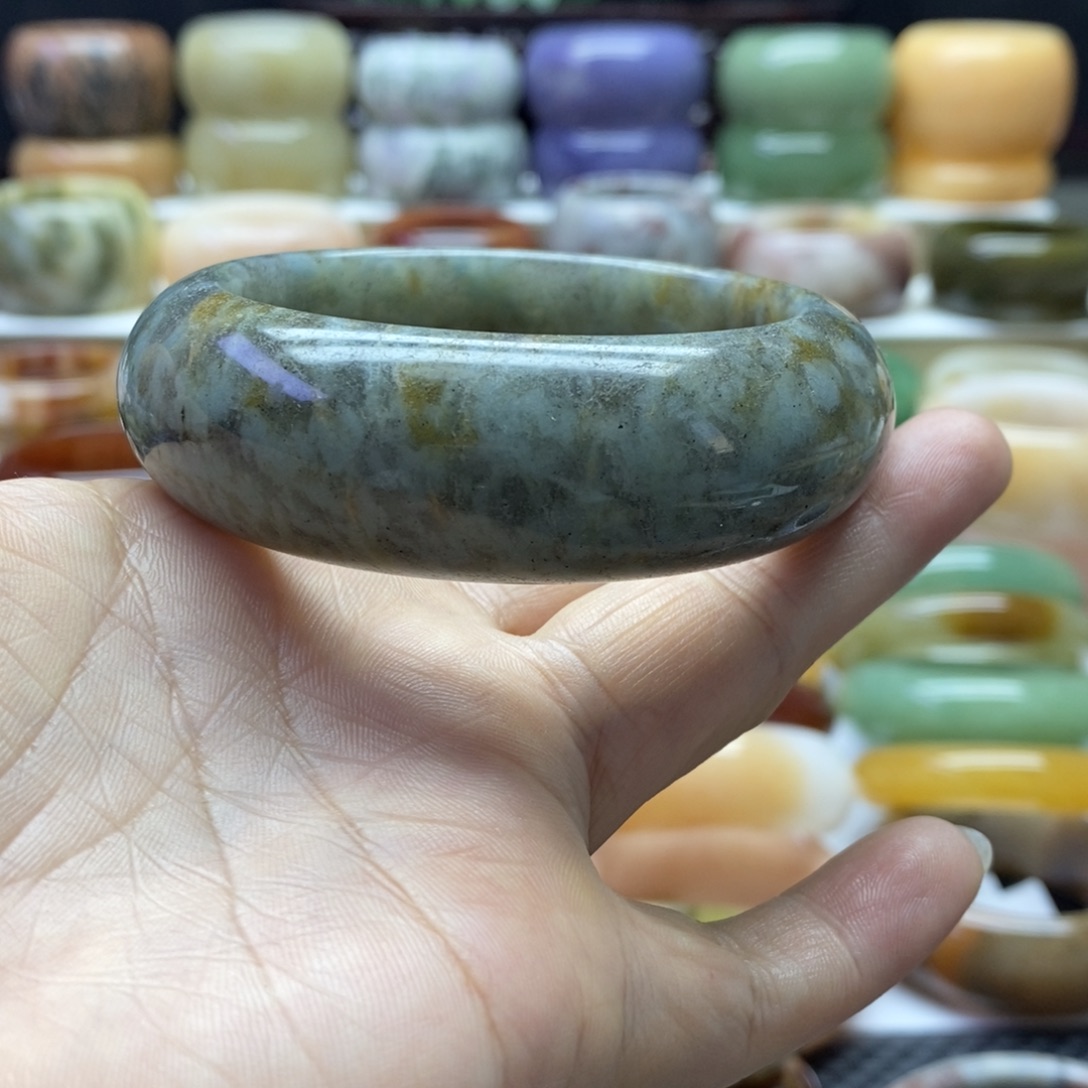 石英质玉未镶嵌手镯