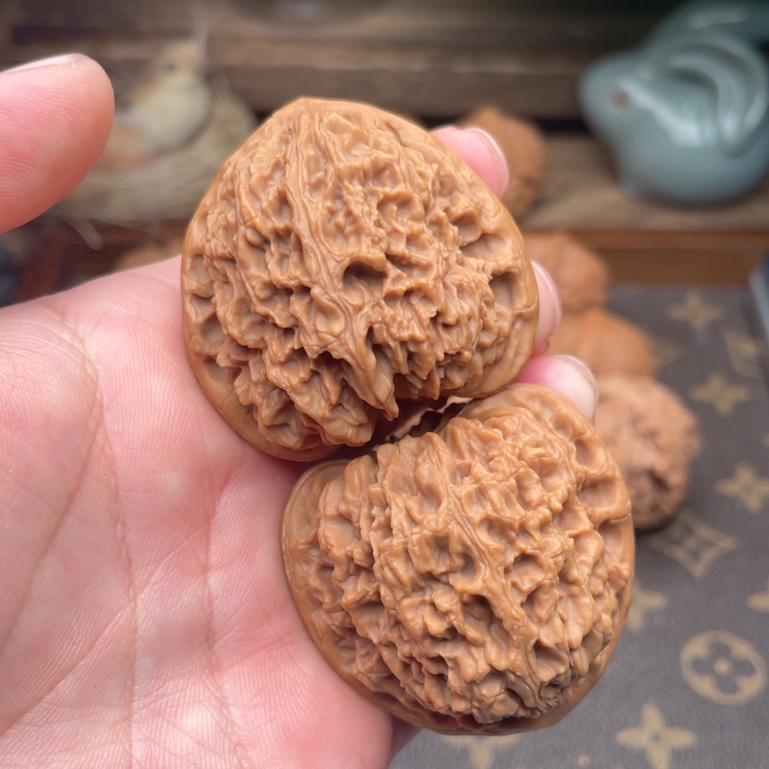 文玩核桃把件G8号43南疆石