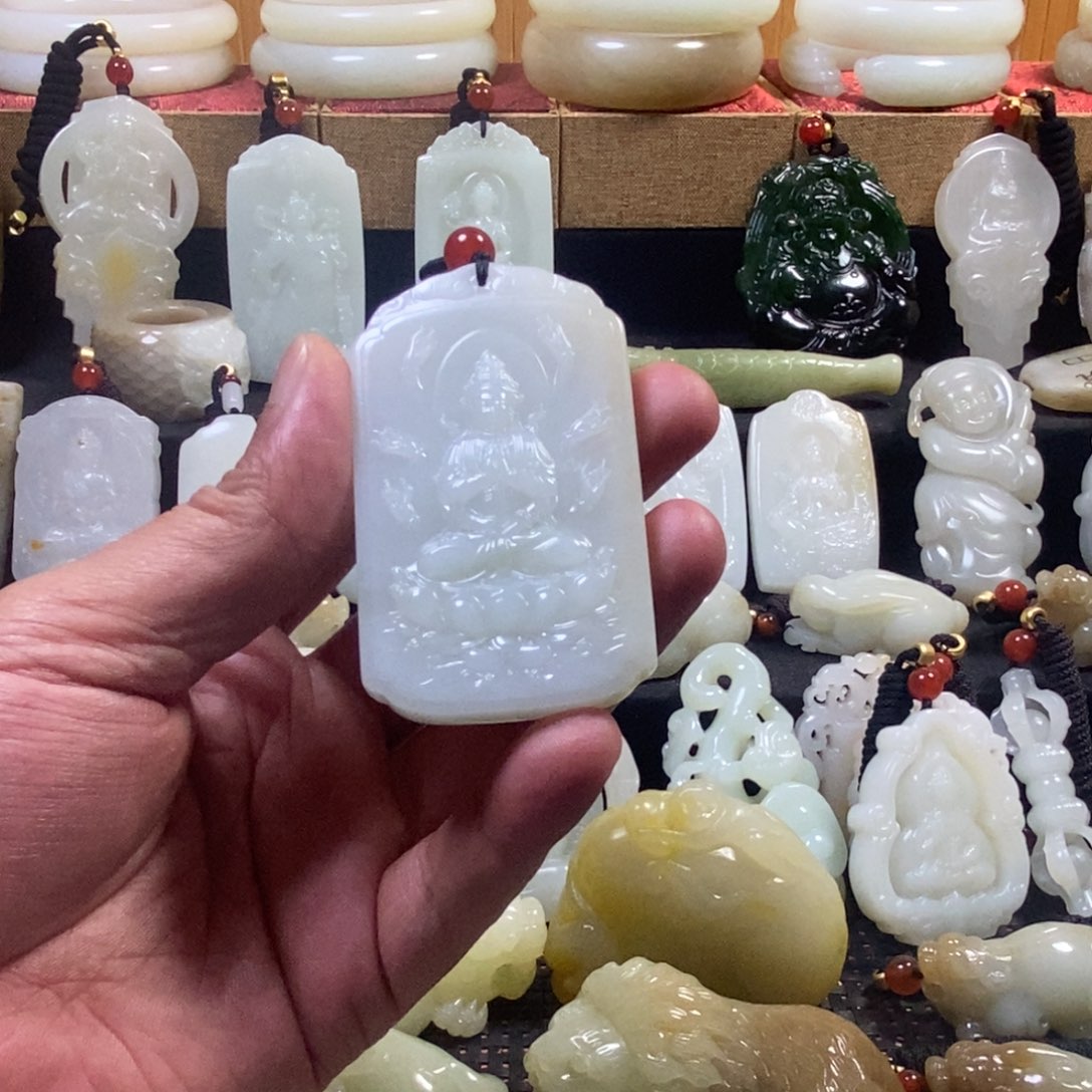 天***意和田玉未镶嵌挂件