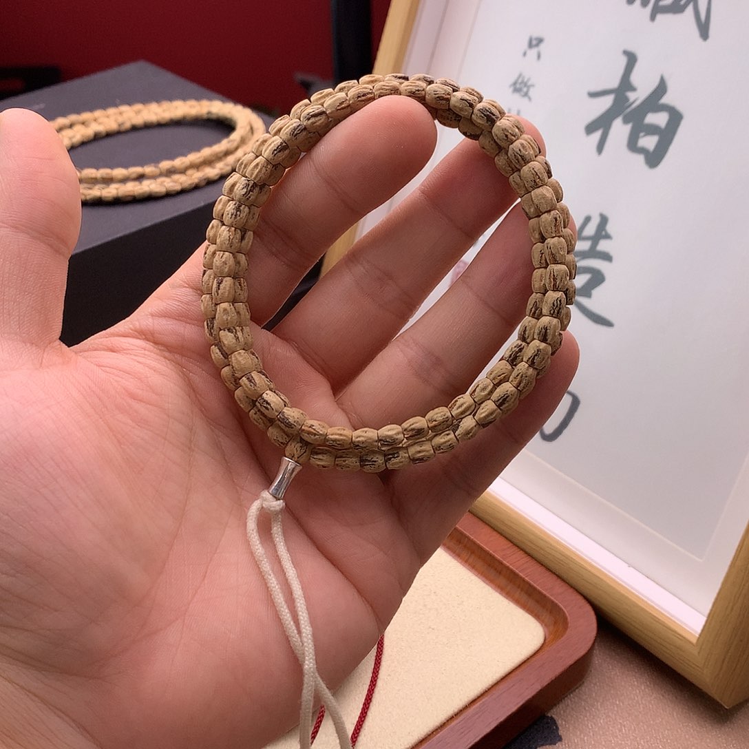 柏香籽/百香籽吊坠D****?红芽大长腿