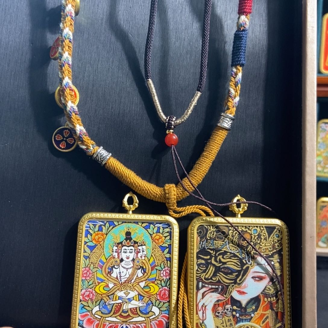 吊坠美丽的唐卡在这里结缘