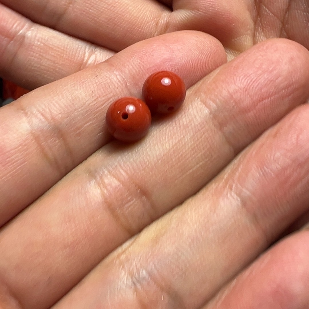 乐***中南红玛瑙A未镶嵌全品原矿单珠8mm+两颗