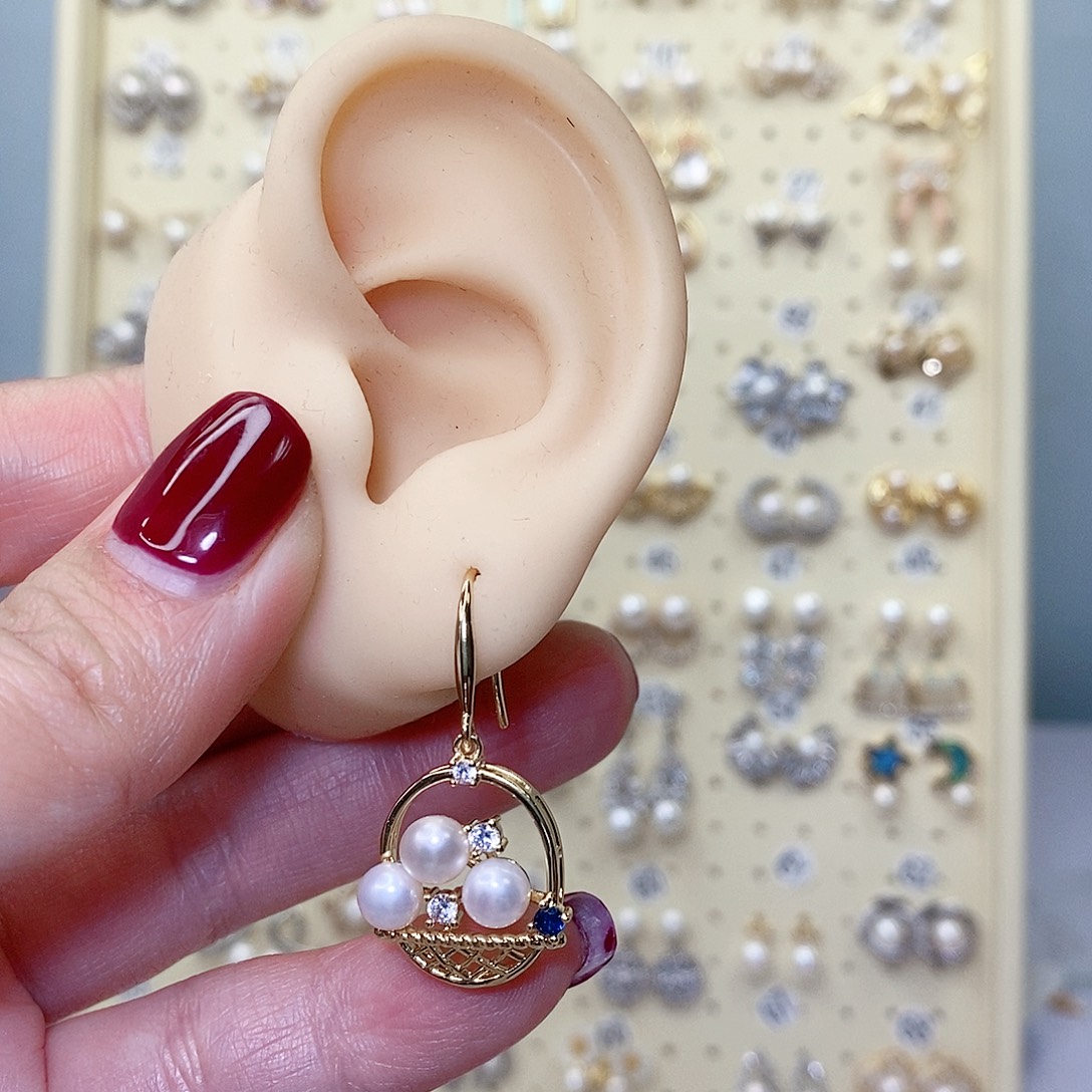 淡水珍珠银S925镶嵌耳饰