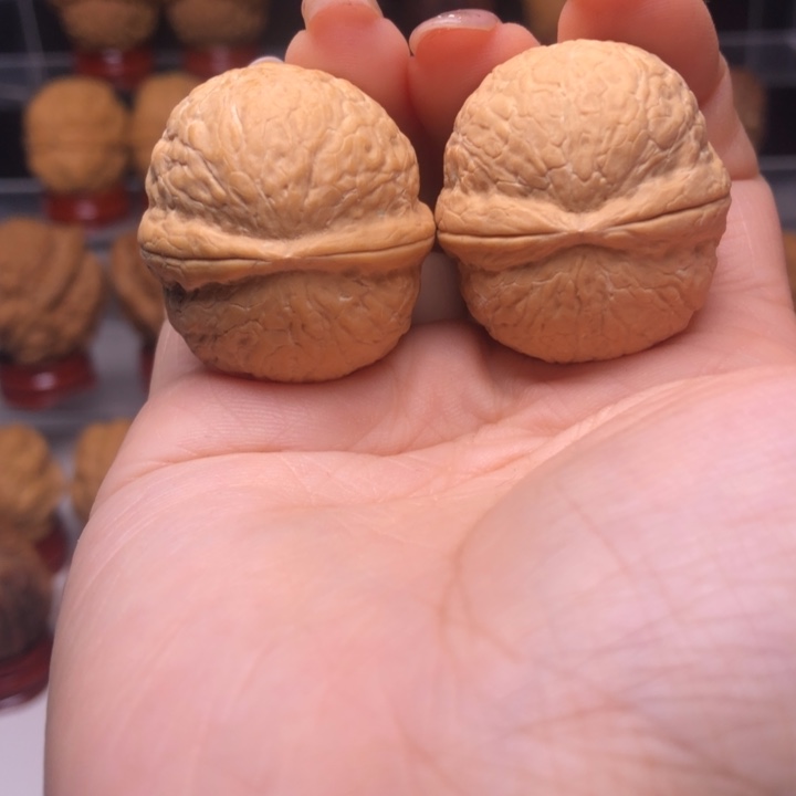 文玩核桃吊坠等**?1碧海龙珠