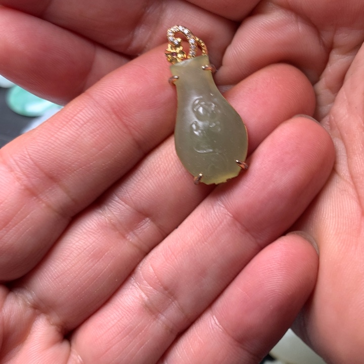 翡翠未镶嵌吊坠(不含链)