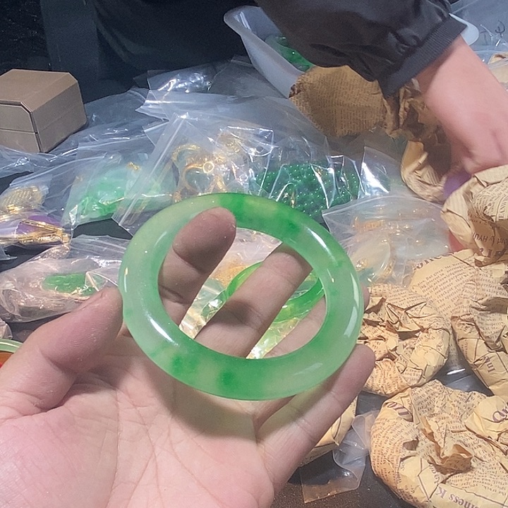 翡翠颈饰未镶嵌价格