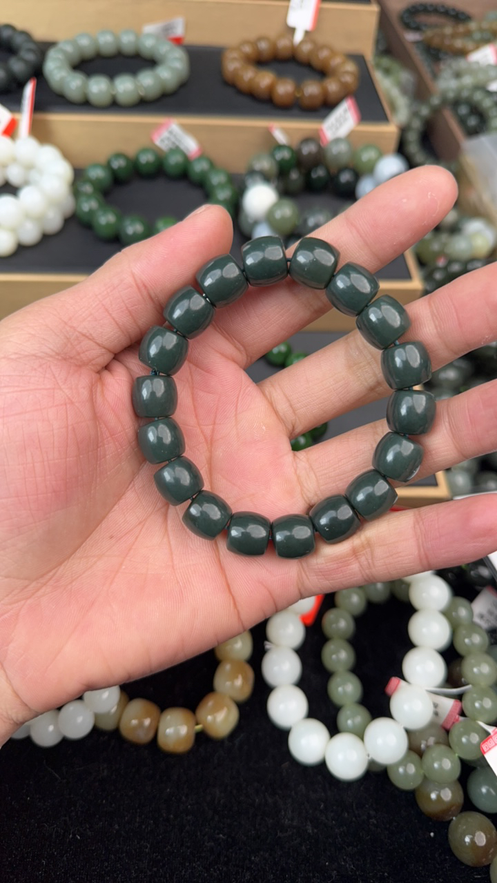 纯天然新疆和田玉沙枣青12mm