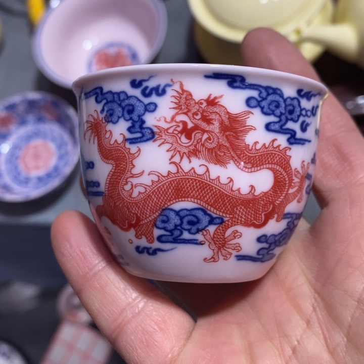 摆件瓷用****山红稀土龙纹釉里红小杯
