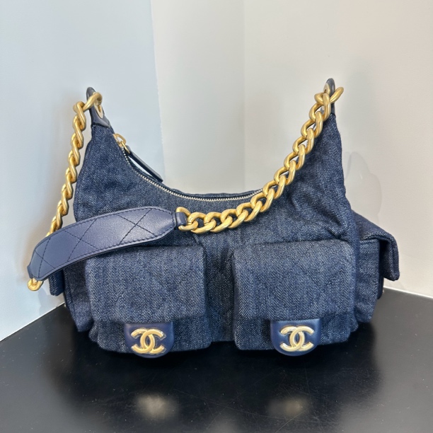 全新未使用 Chanel/香奈儿 爆款深色牛仔hobo腋下包链条包