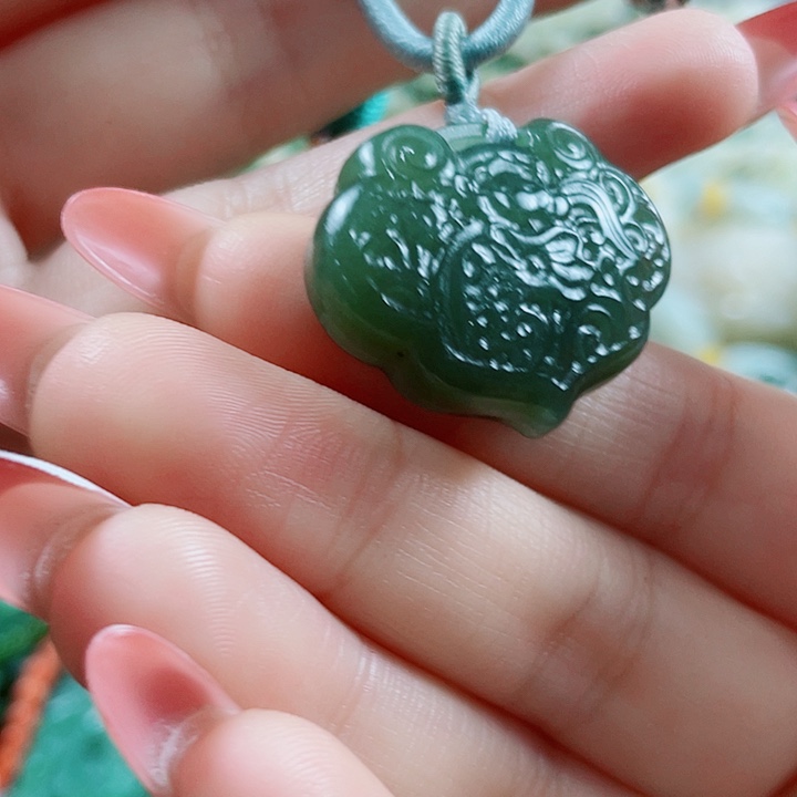 颈饰未镶嵌和田玉