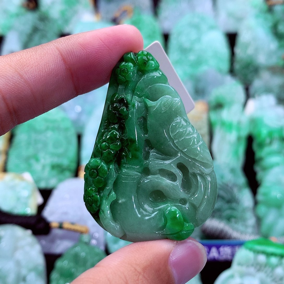 吊坠(不含链)未镶嵌翡翠