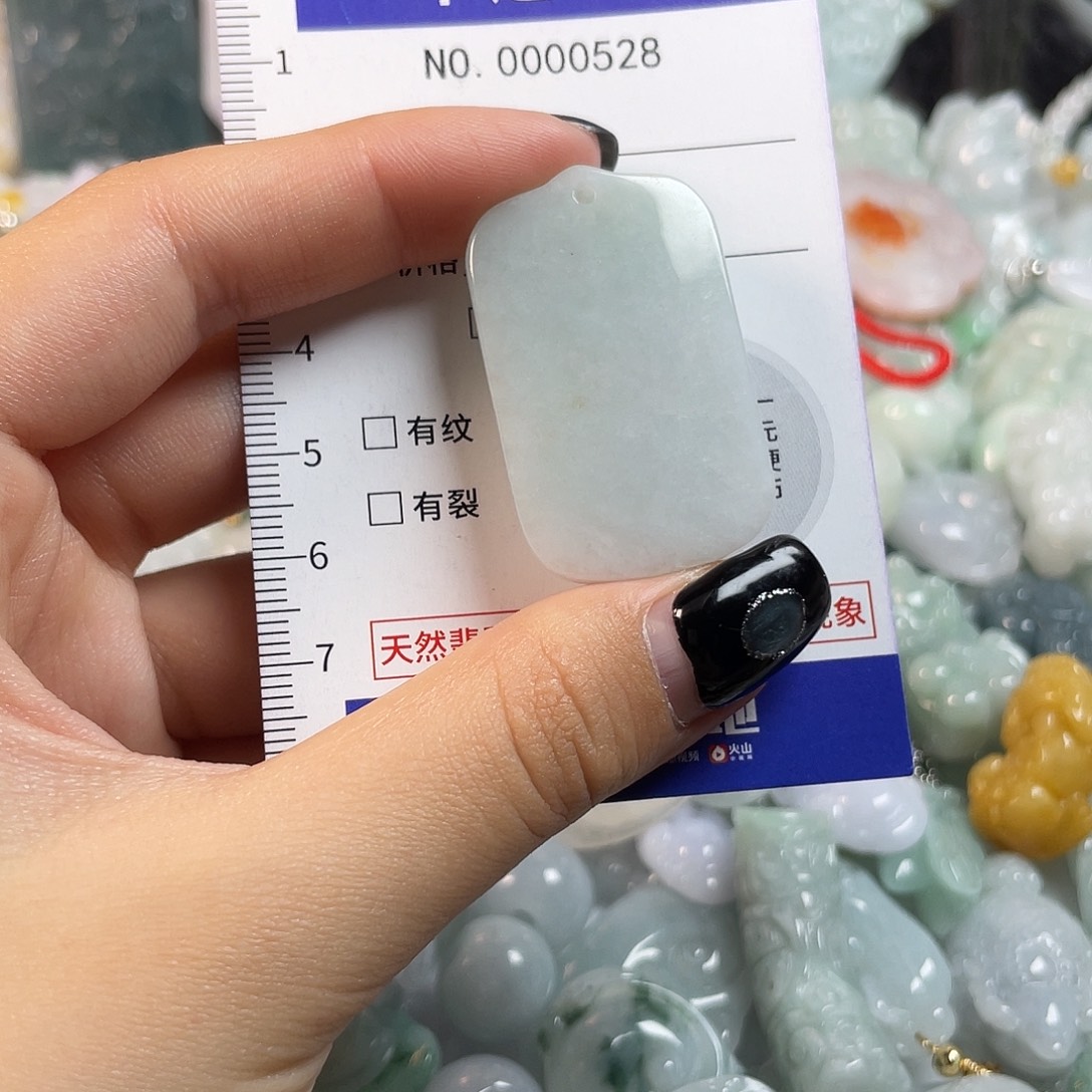 翡翠未镶嵌颈饰528