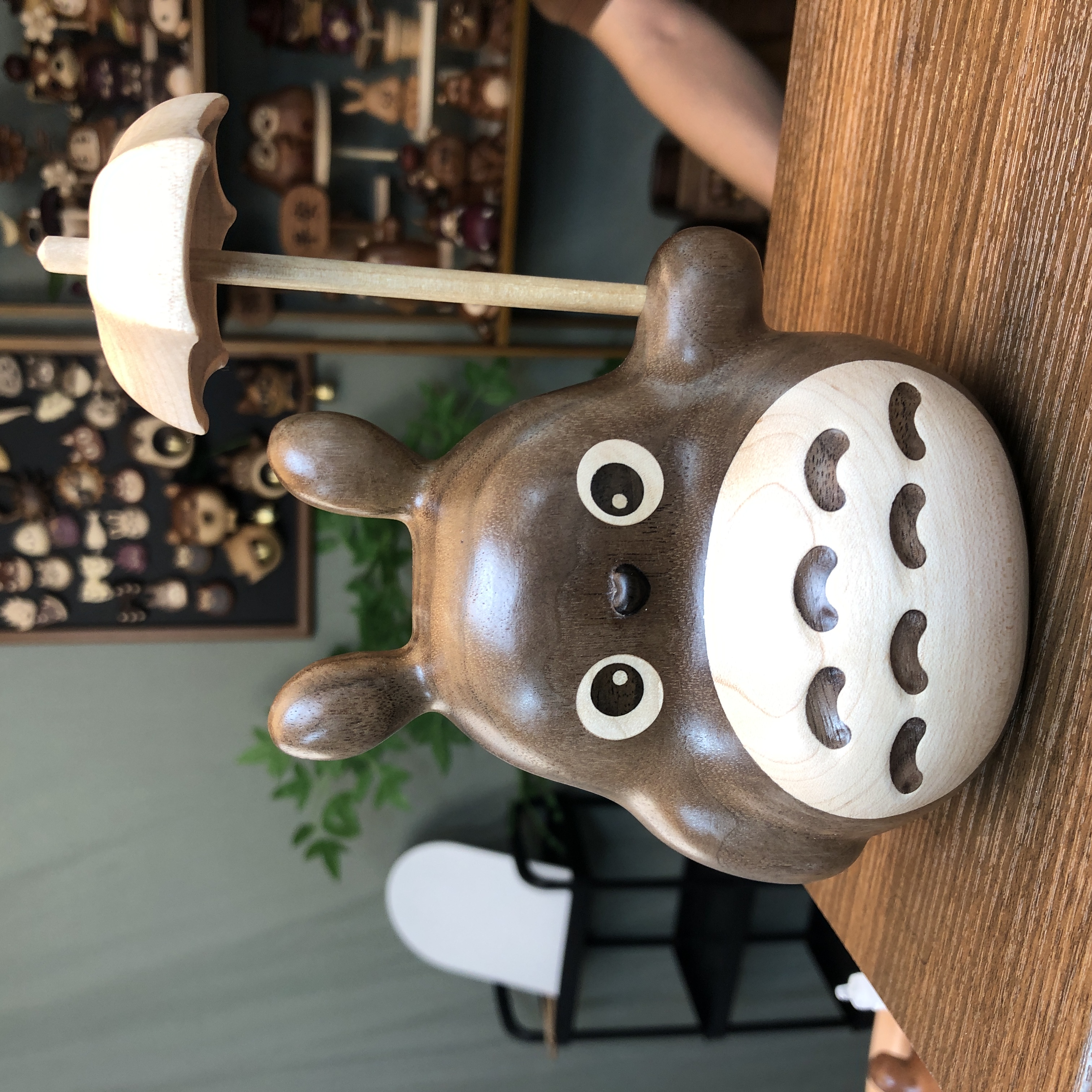 14.5胡桃木大大雨伞龙猫实木日常送礼摆件