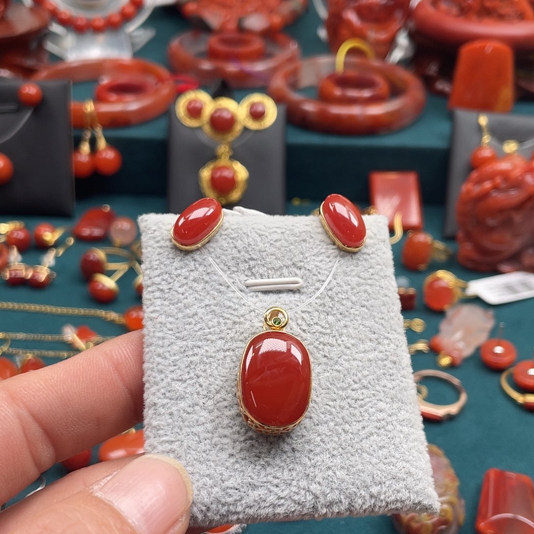 南红玛瑙锦红南红套装18K金镶嵌热**青