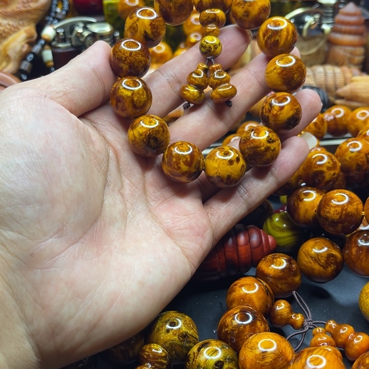 琥珀木雷击留疤花1.8手串