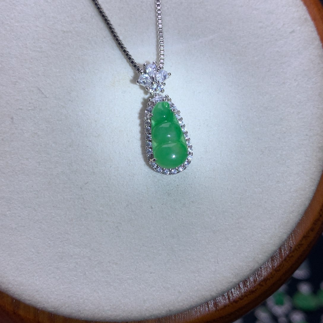 吊坠(赠链)银S925镶嵌翡翠1111111