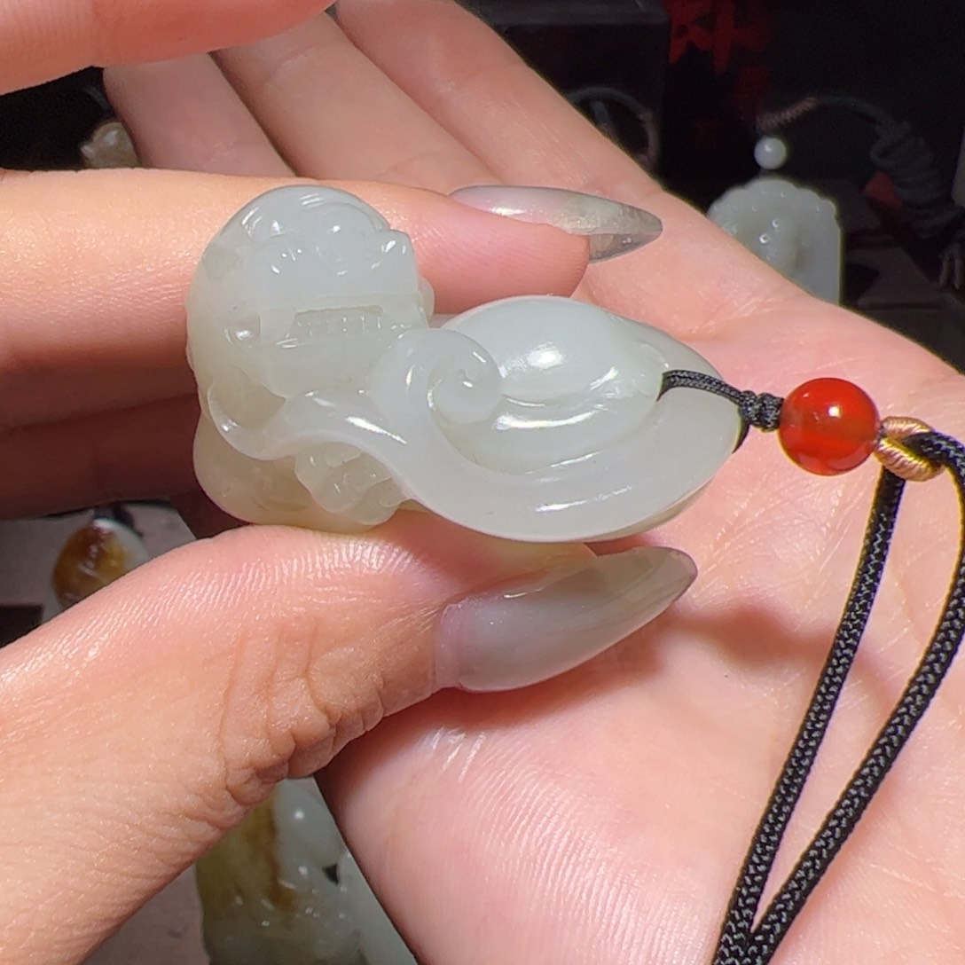 和田玉未镶嵌颈饰白*