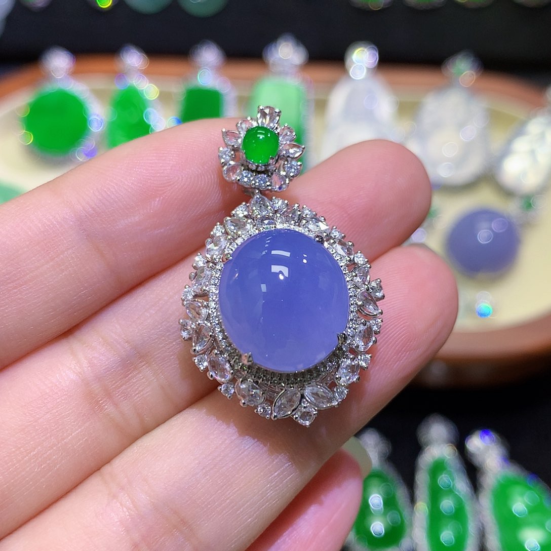 翡翠18K金镶嵌颈饰高冰紫罗兰