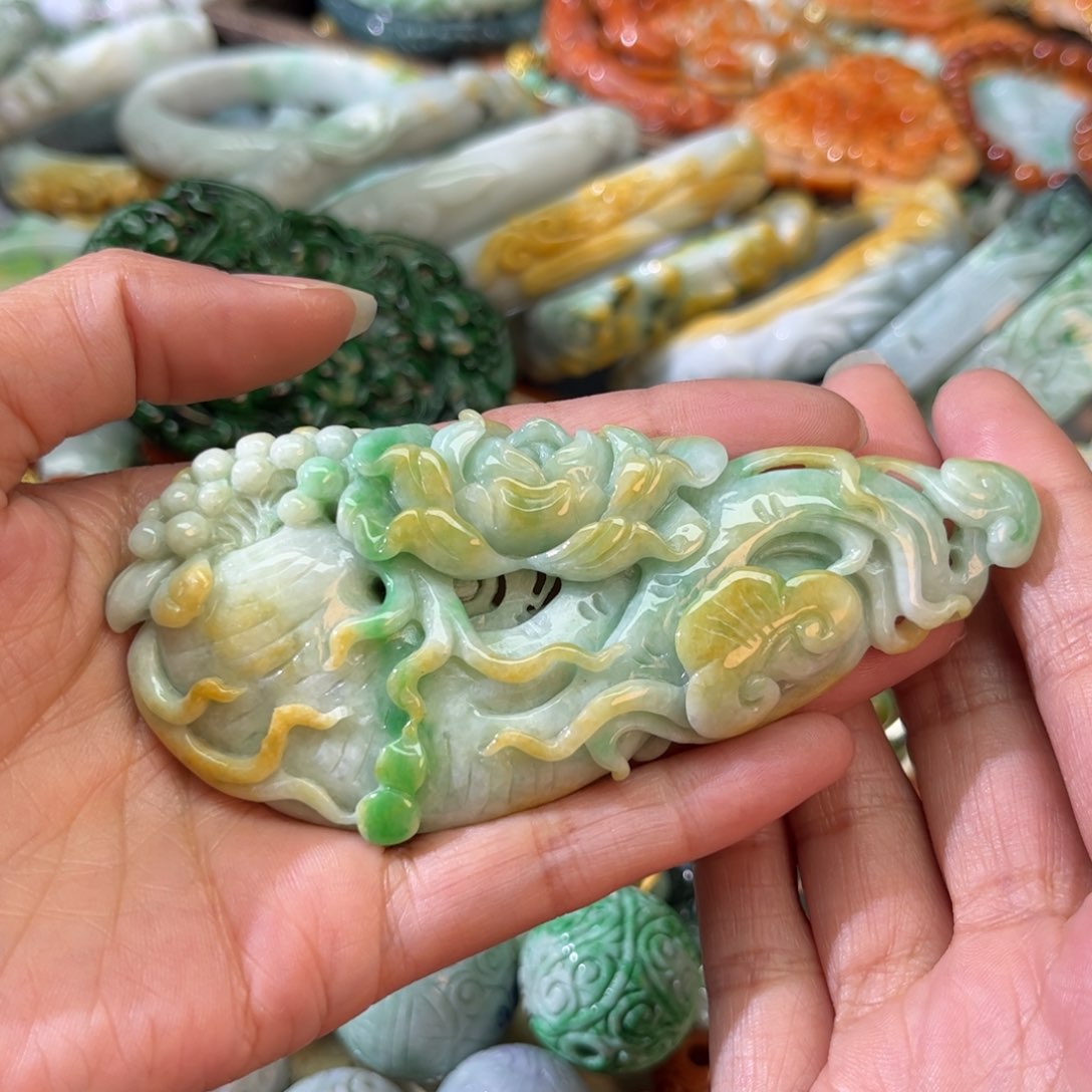 翡翠颈饰未镶嵌待编款