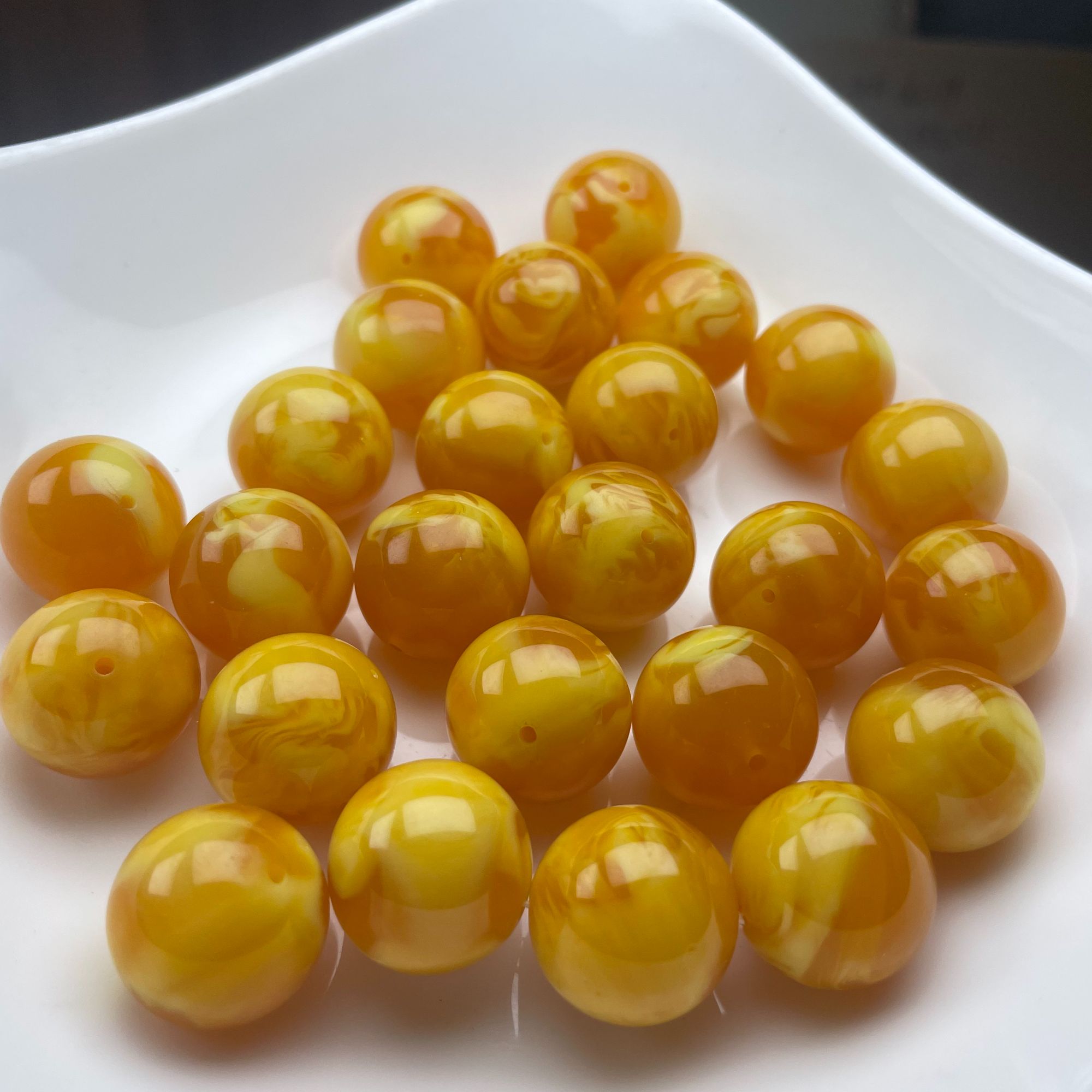 18MM天然散珠鸡油黄一颗【手串拍13颗】
