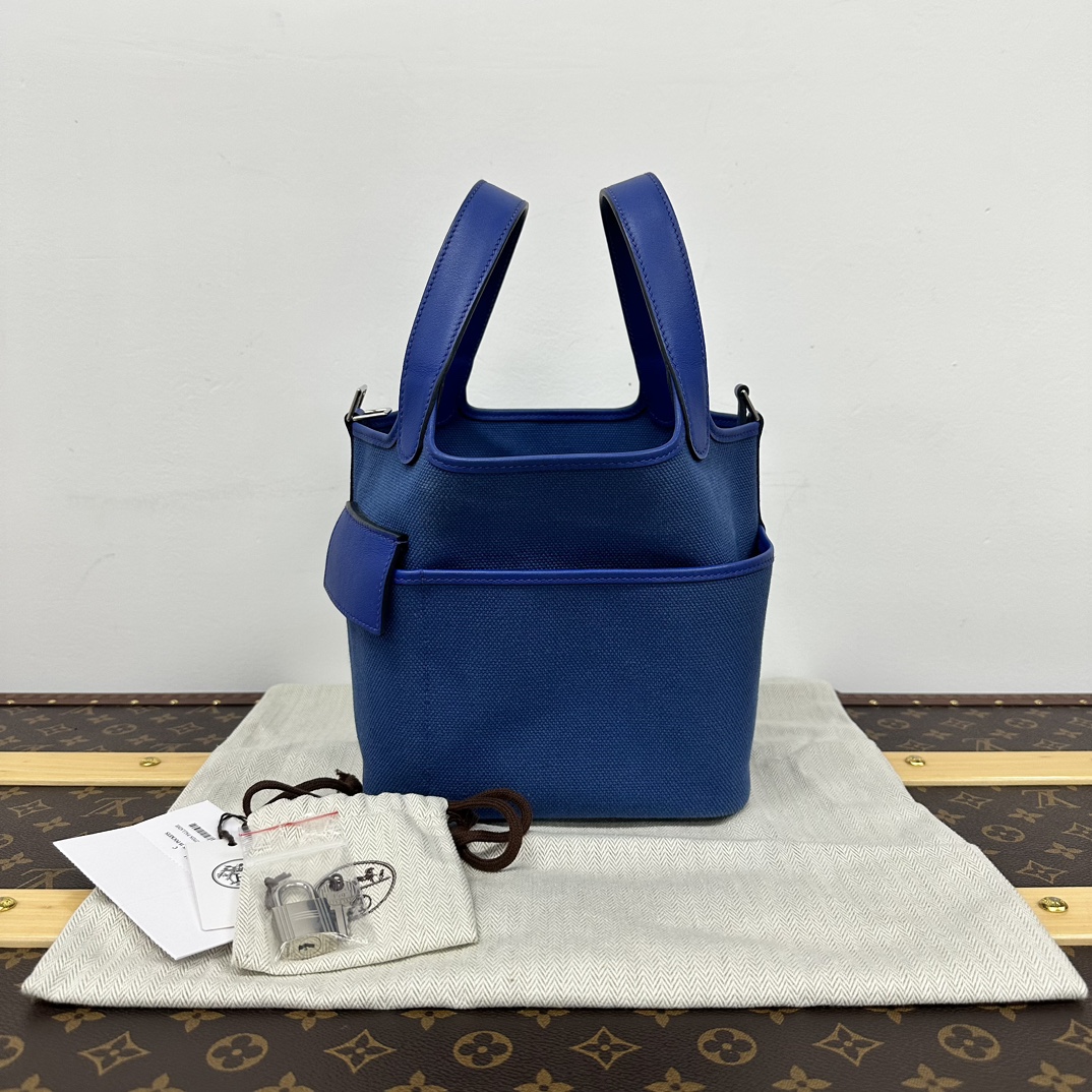 95新 Hermes/爱马仕 皇家蓝菜篮子cargo 18手提袋 12496