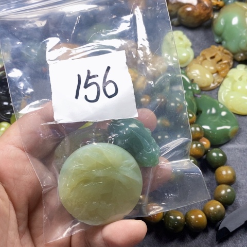 未镶嵌蛇纹石玉颈饰