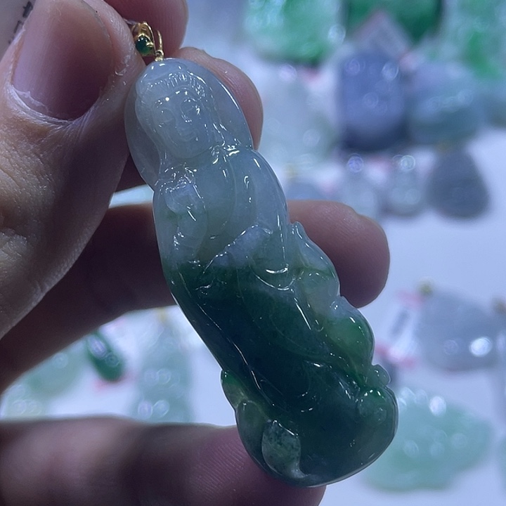 翡翠18K金镶嵌颈饰乐*缘翡翠