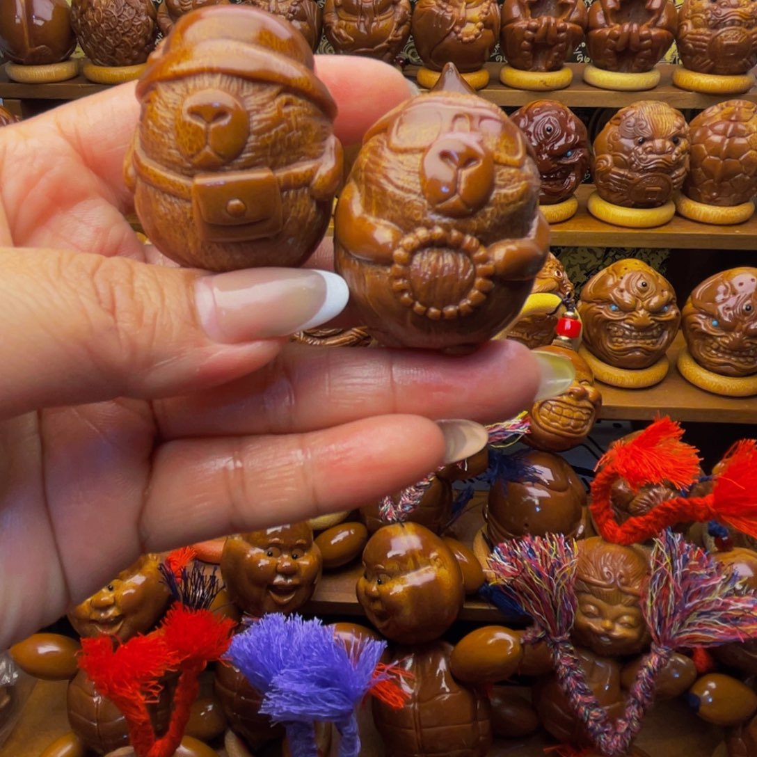 橄榄核吊坠卡皮巴拉