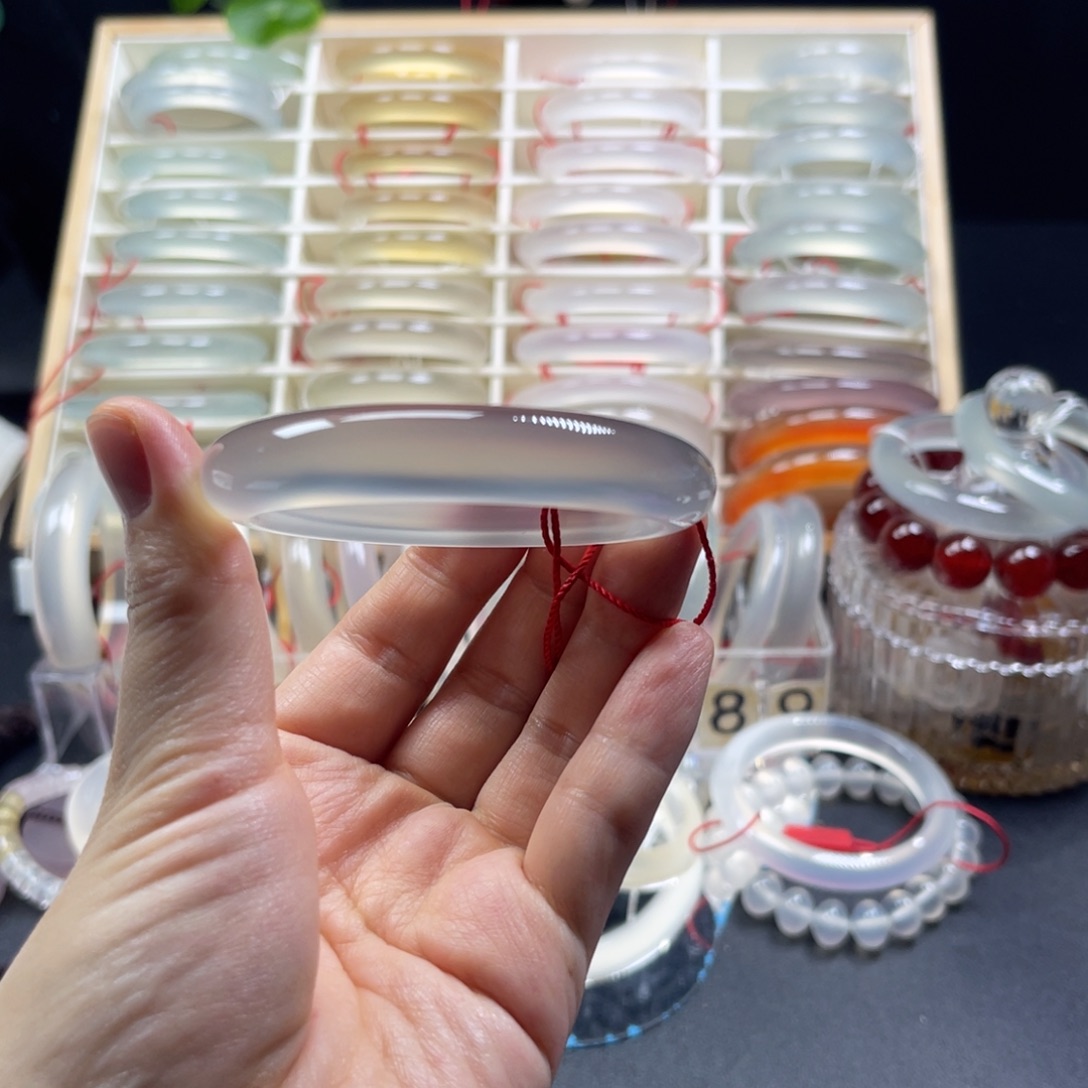 玛瑙/玉髓未镶嵌手镯