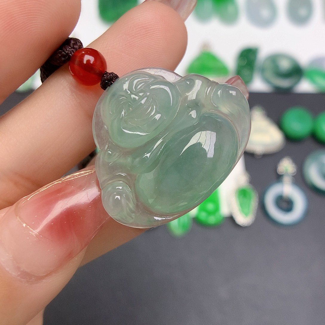 翡翠颈饰未镶嵌佛公