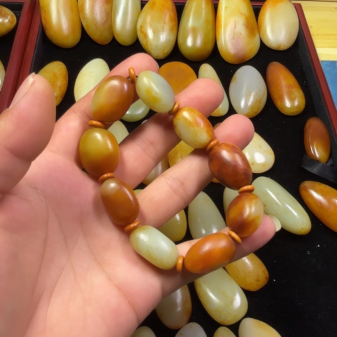 和田玉未镶嵌颈饰无*