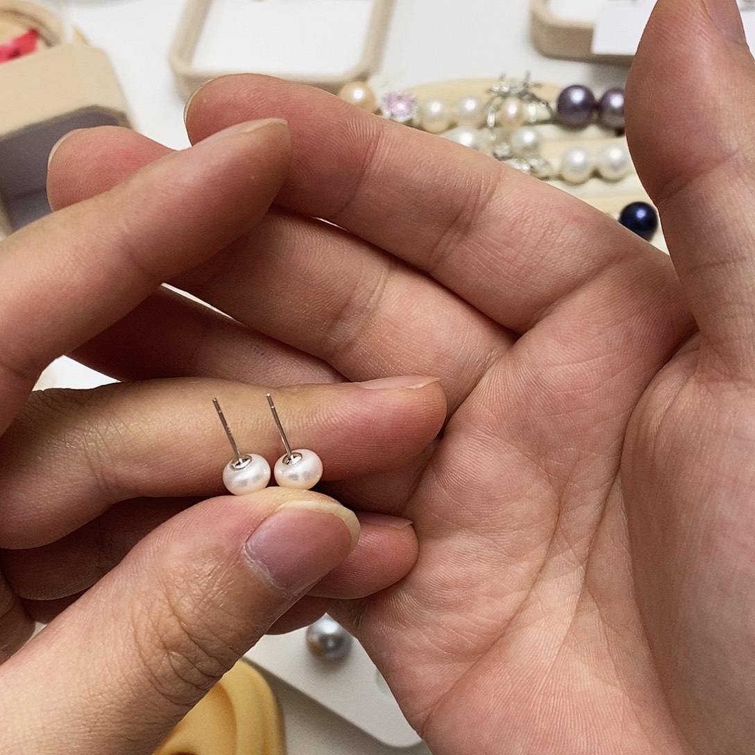 银S925镶嵌7m天然馒头珠耳钉淡水珍珠