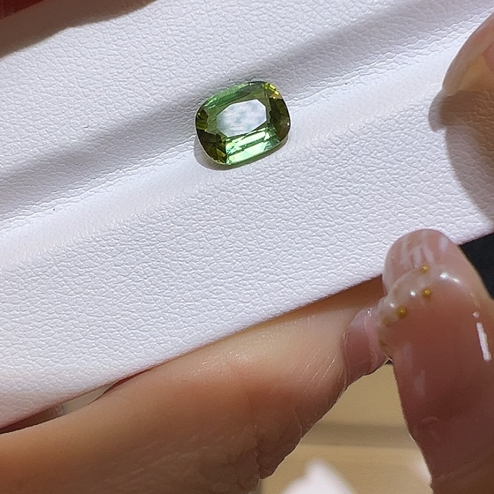 裸石未镶嵌碧玺2ct绿碧玺
