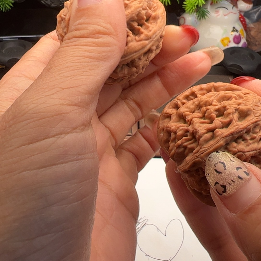 文玩核桃吊坠滢虎头王43