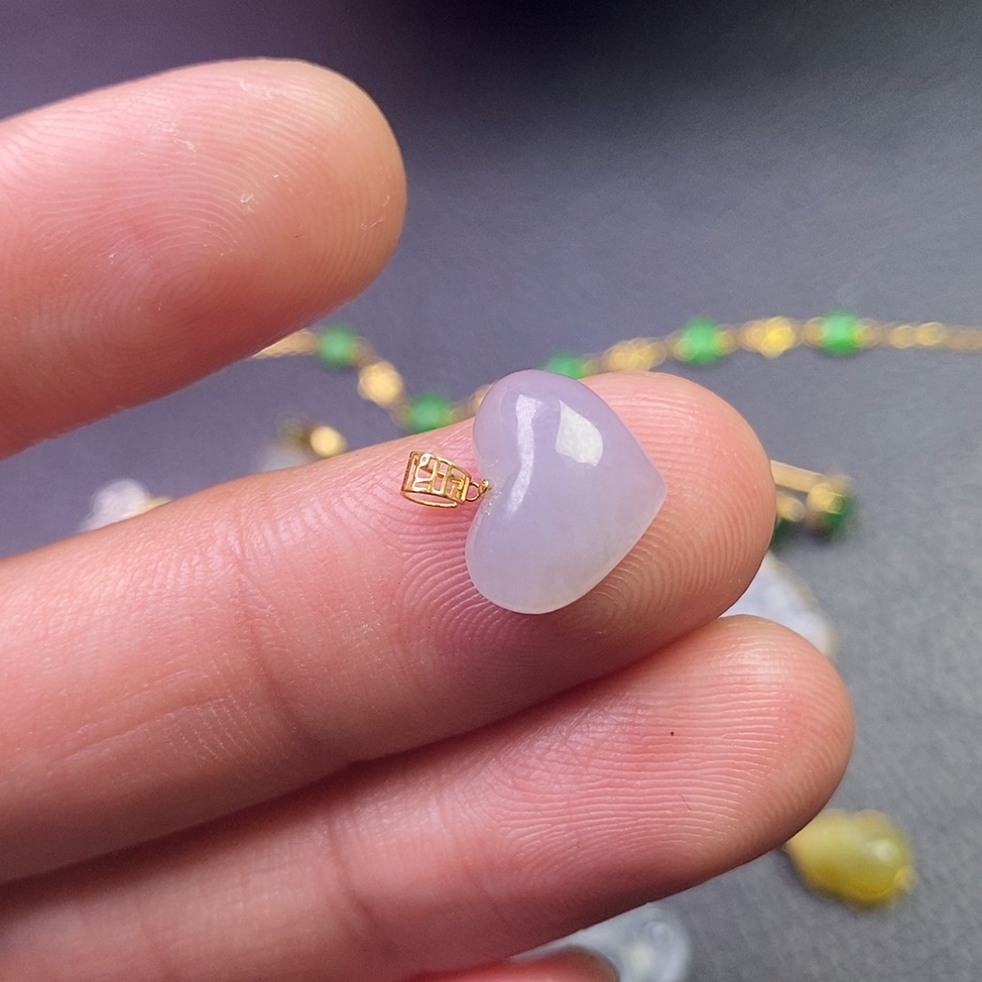 颈饰18K金镶嵌翡翠