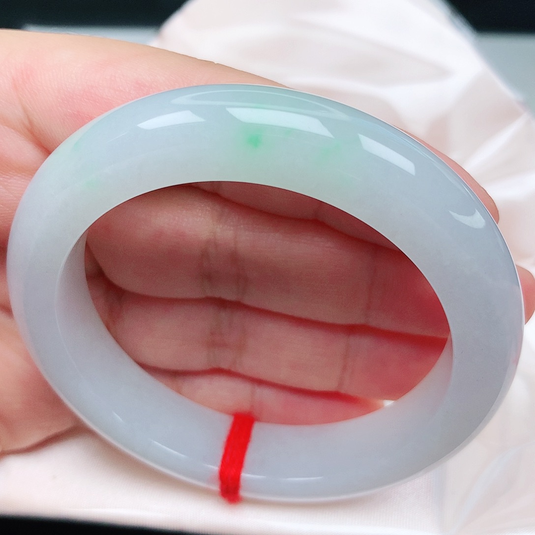 翡翠手镯未镶嵌4白底青