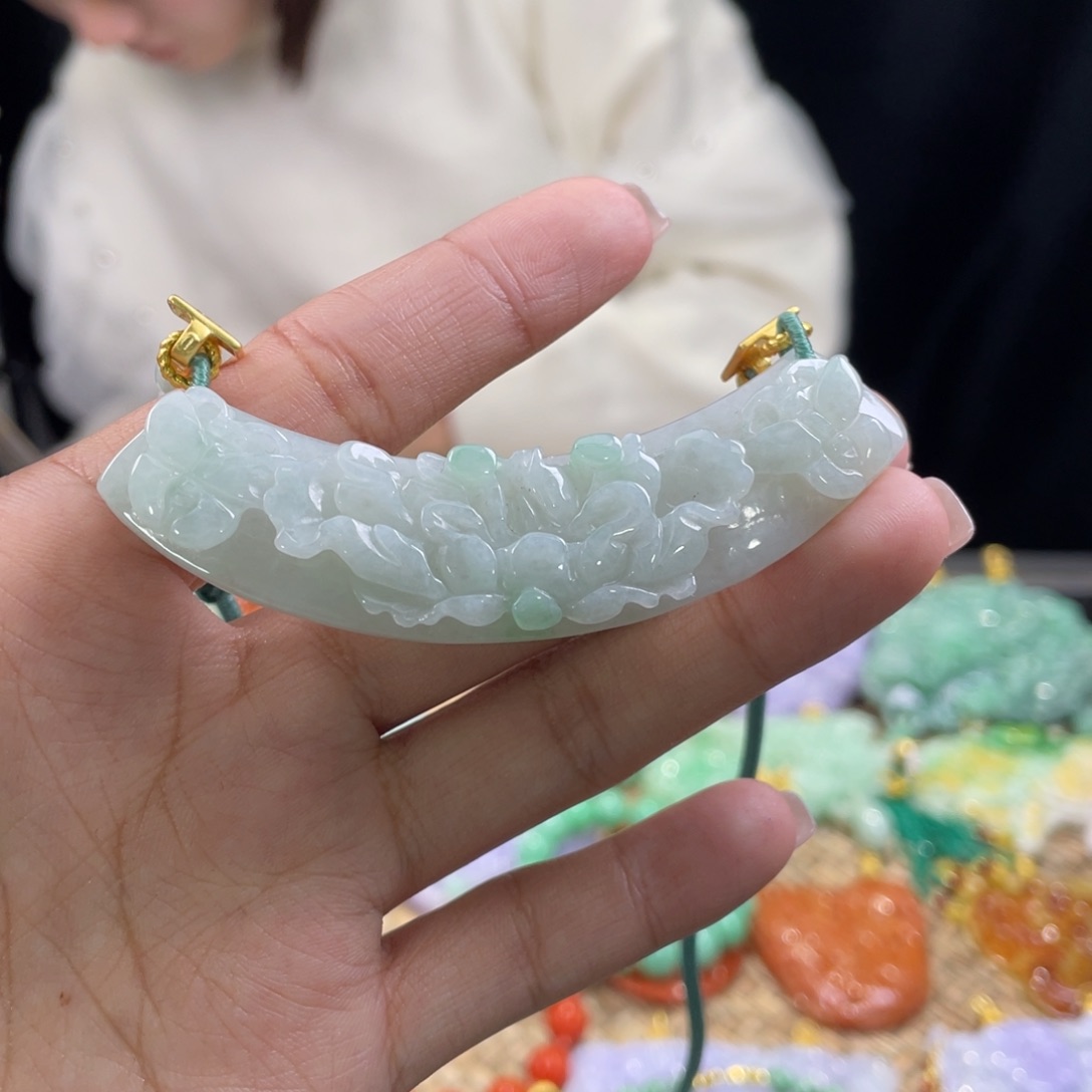 翡翠颈饰未镶嵌代编织