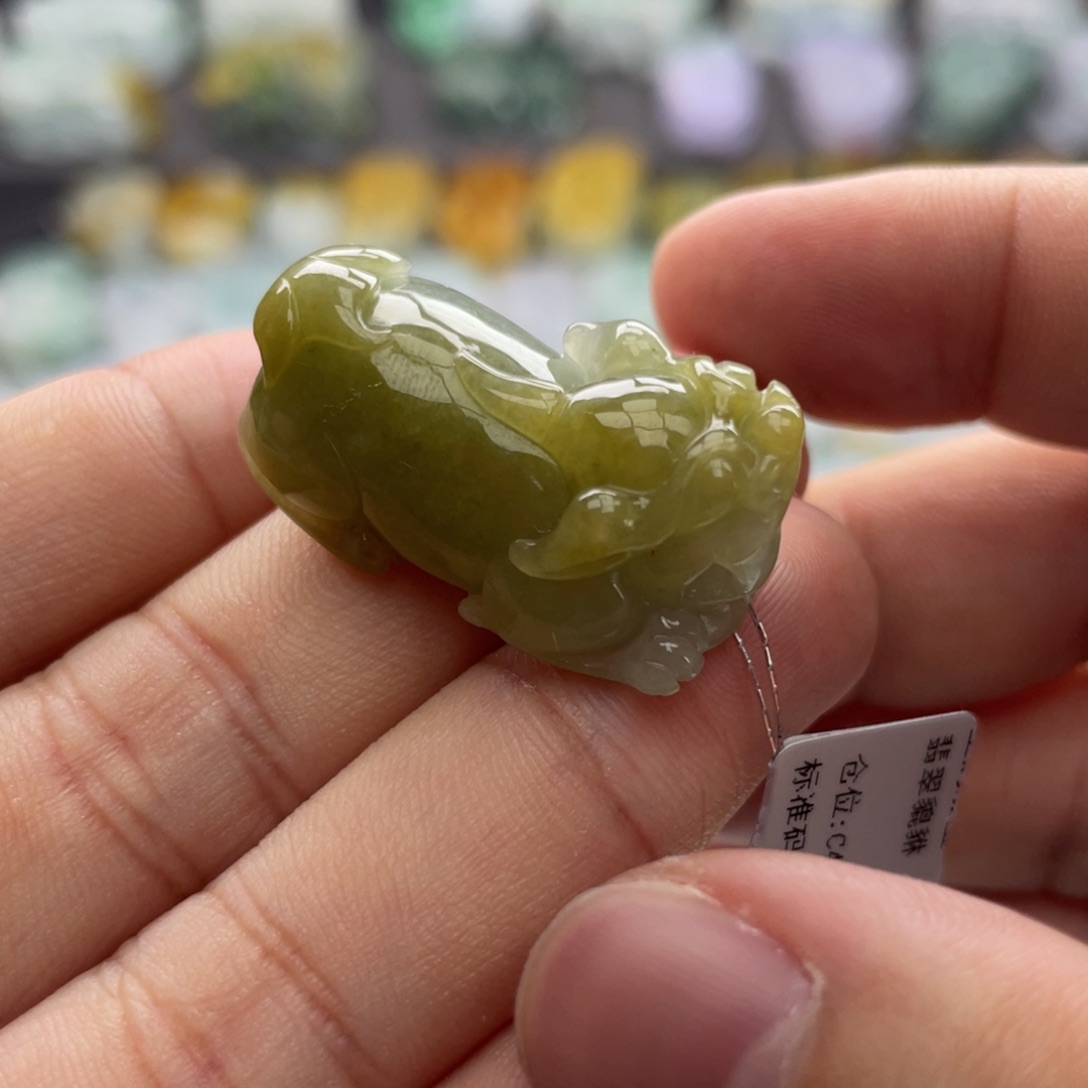 翡翠颈饰未镶嵌貔貅