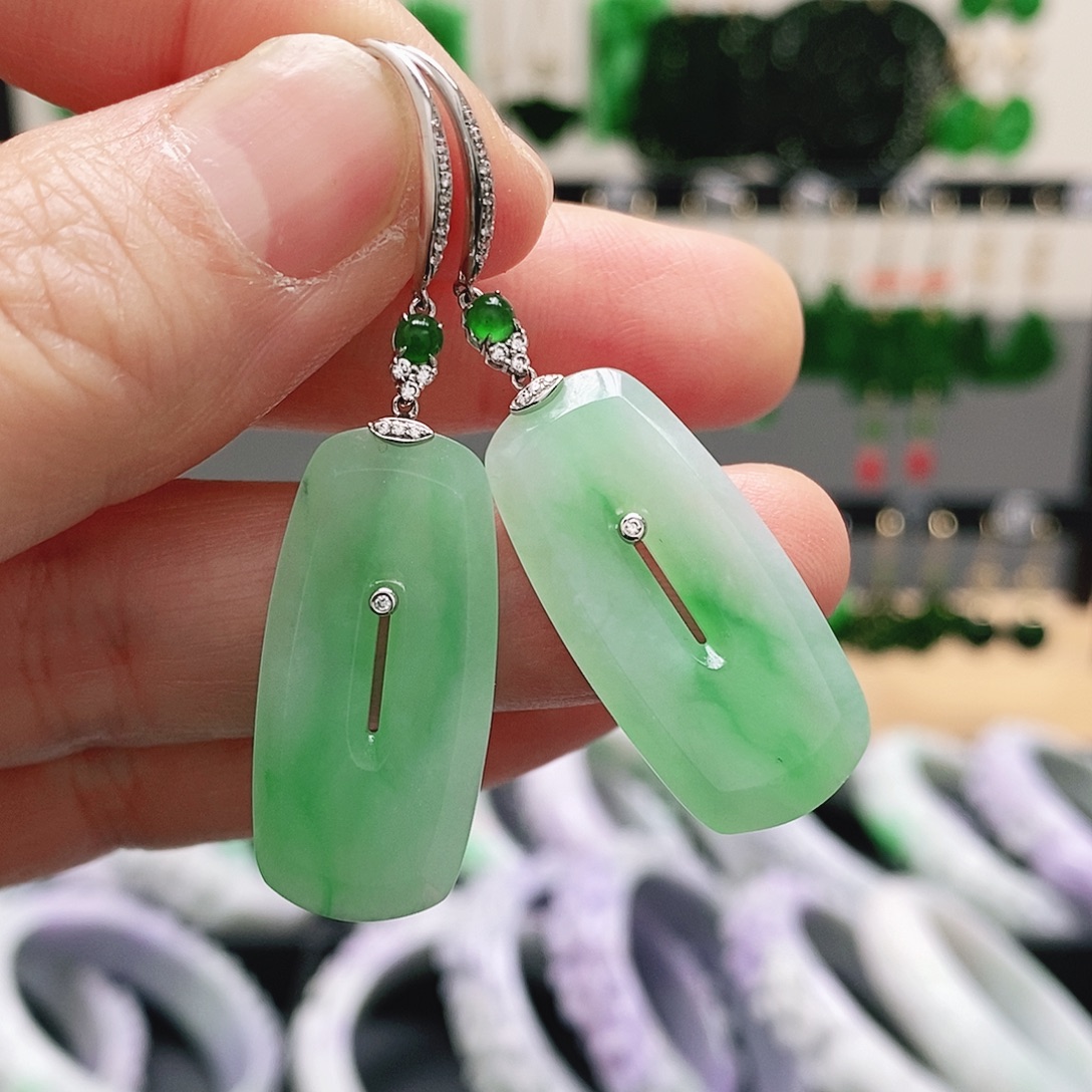 ****️翡翠18K金镶嵌耳饰挂件