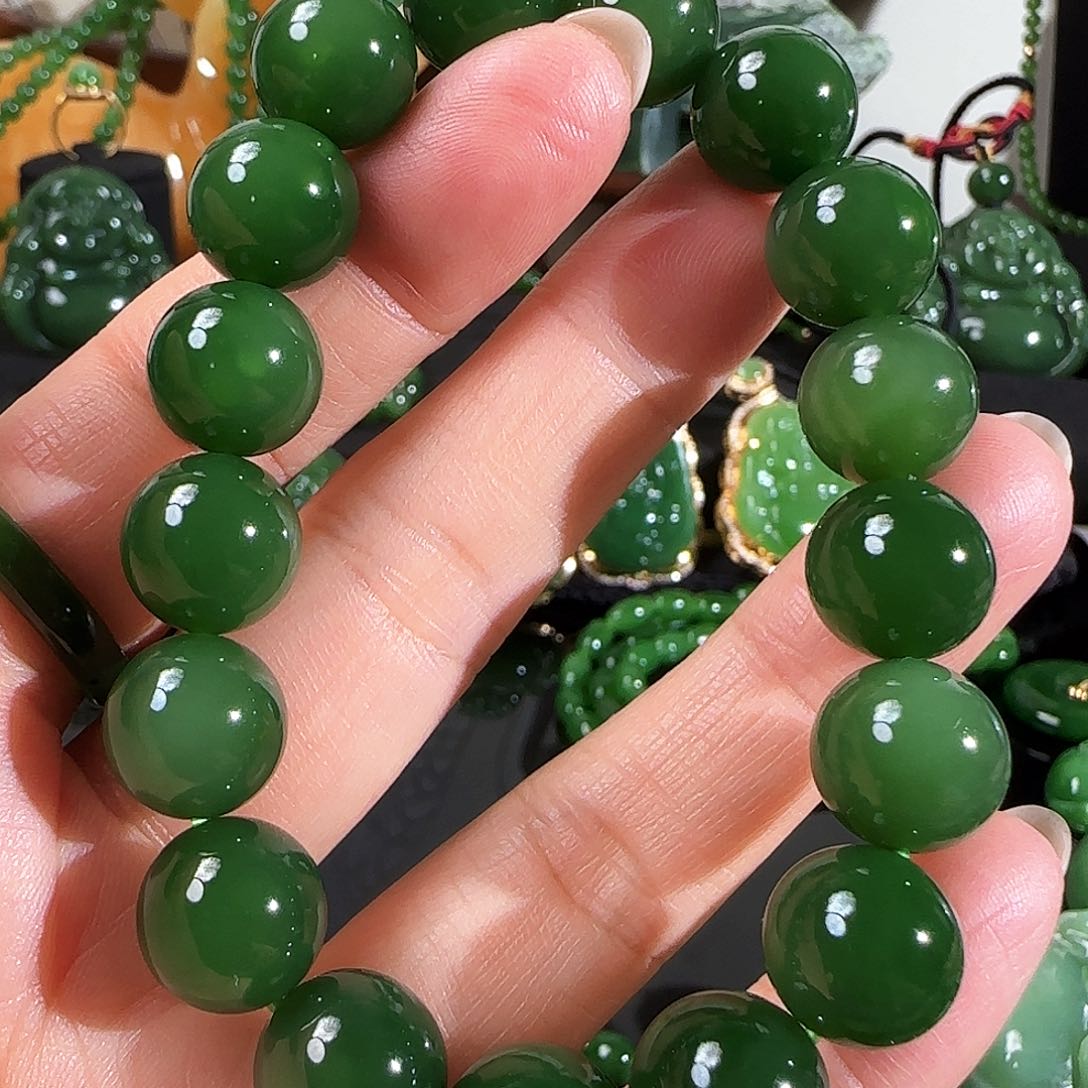 和田玉（碧玉）颈饰未镶嵌