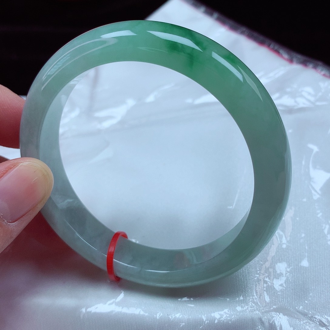翡翠手镯未镶嵌57圈