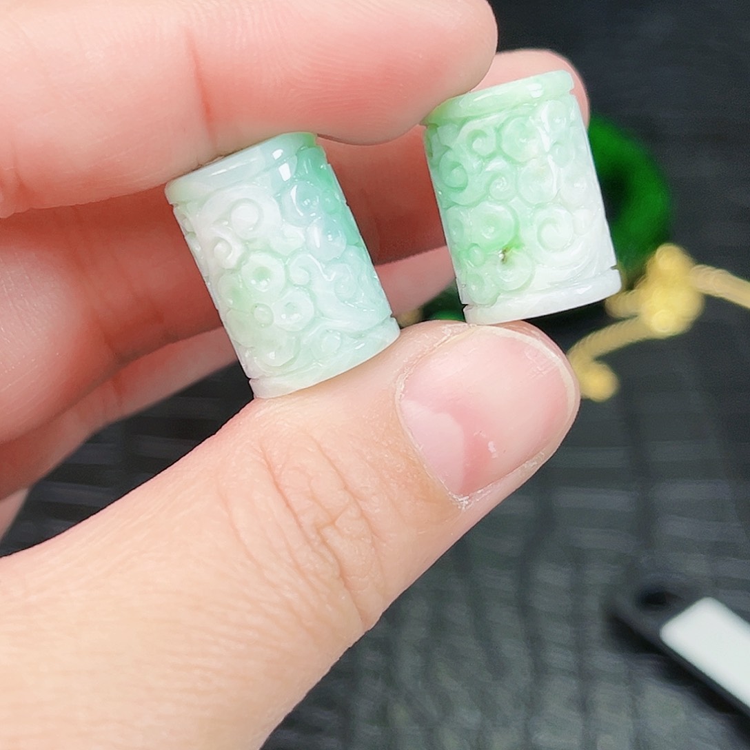 翡翠颈饰未镶嵌吊坠