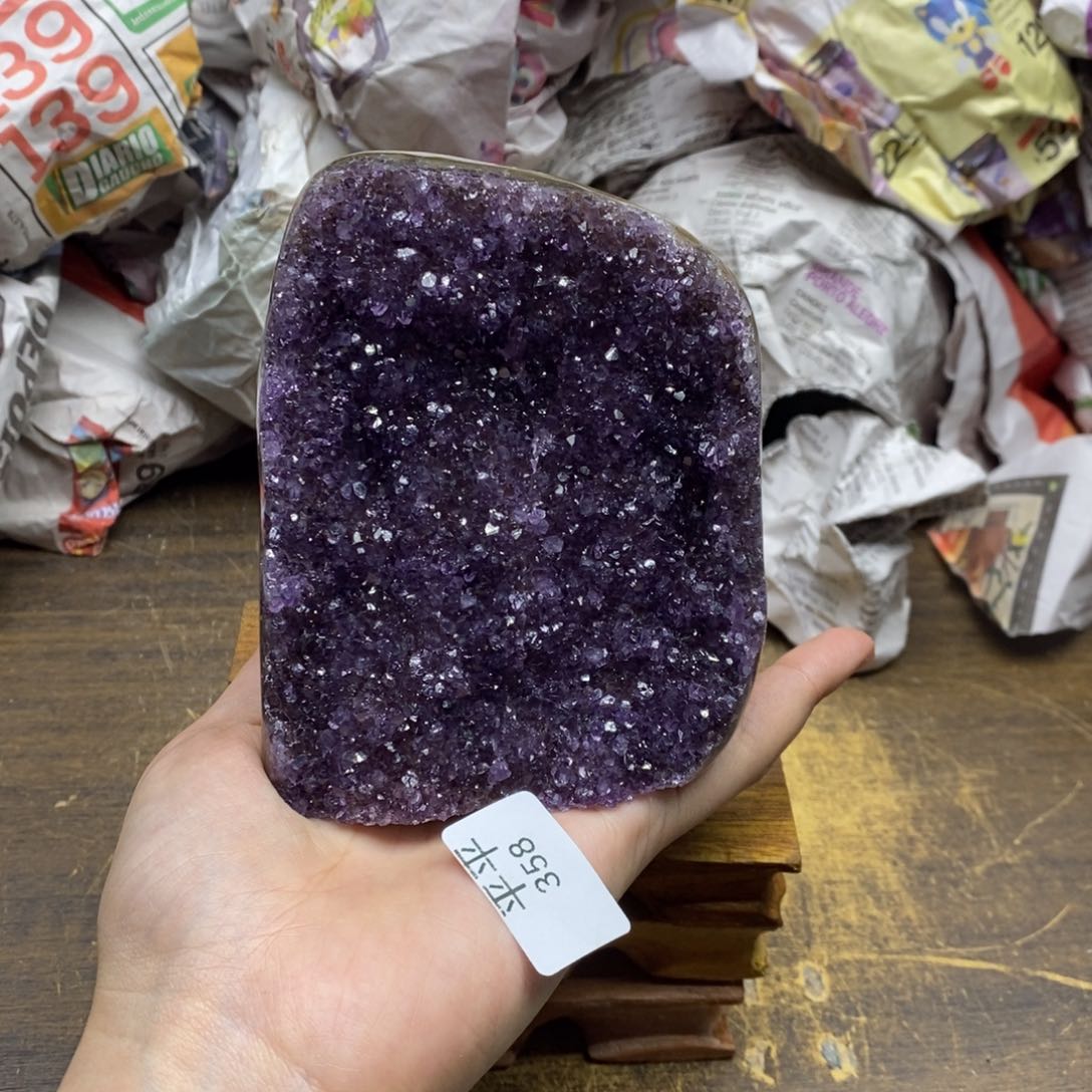 紫晶乌拉圭未镶嵌