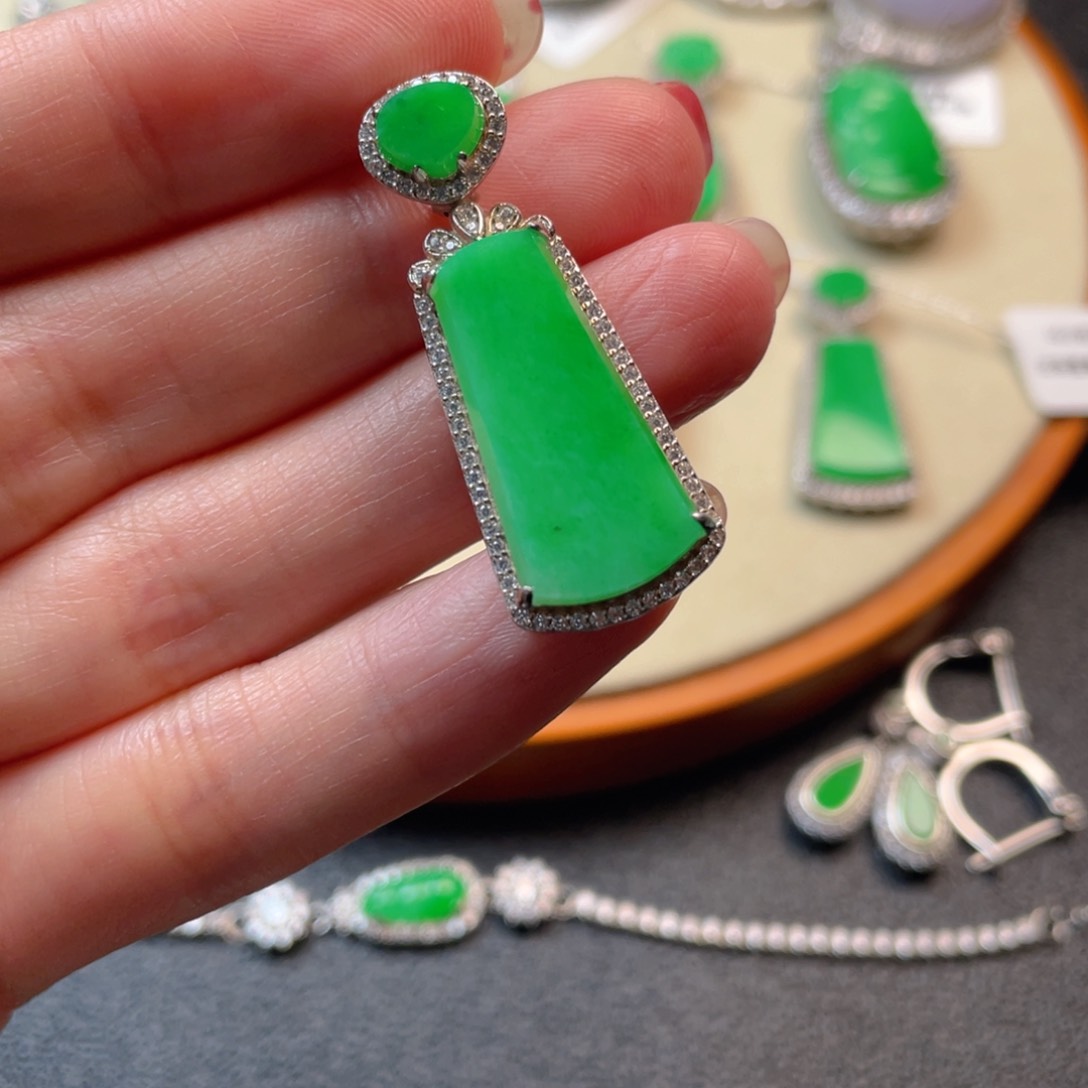 翡翠吊坠(不含链)银S925镶嵌